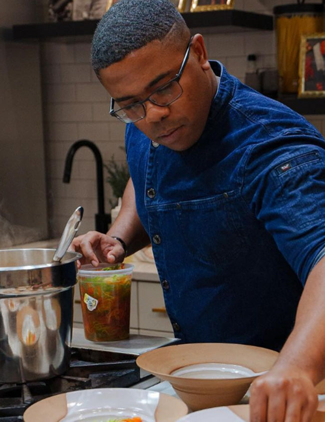 chef Chris admires the imarku non-stick pan