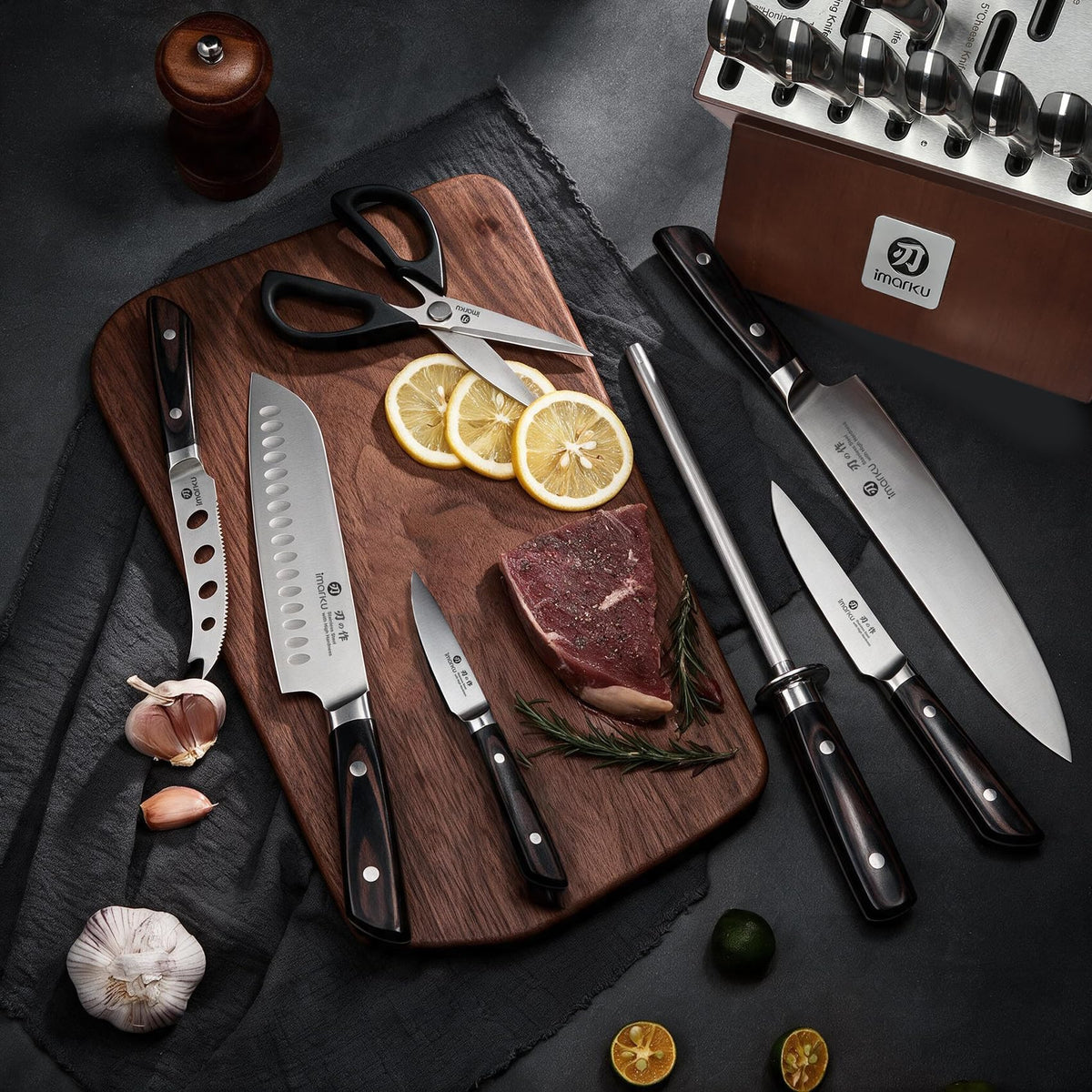 Imarku 20 piece knife block set, multi-purpose kitchen knives on cutting board with steak, garlic and lemon