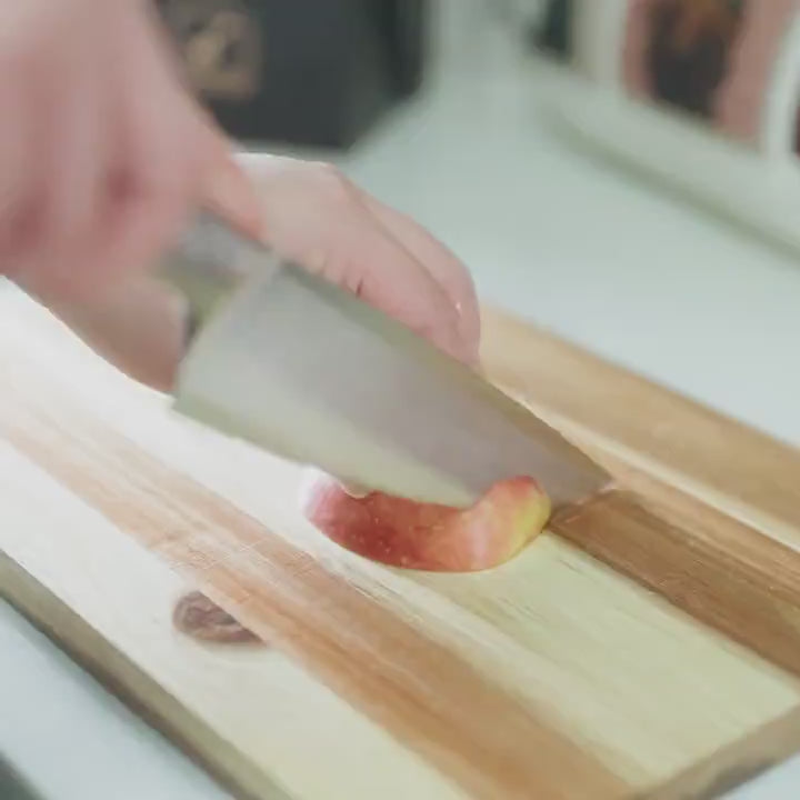 imarku stainless steel knife cutting apple