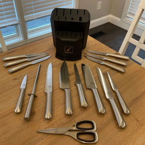 Dishwasher Safe Knife Set with One-Piece Construcion