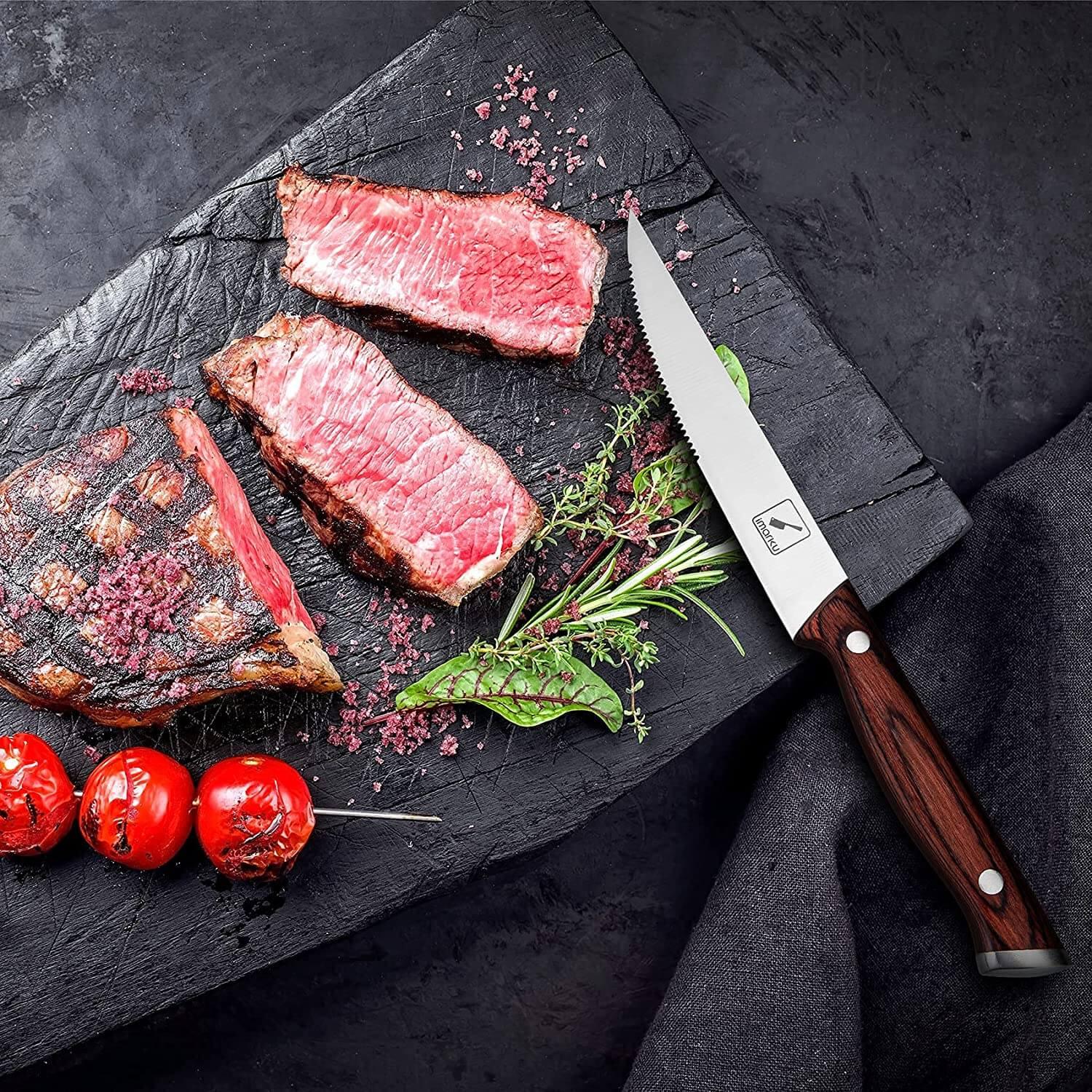 Kitchen Knives Gift Set - 4 Serrated Steak Knives 5' Set in Wooden